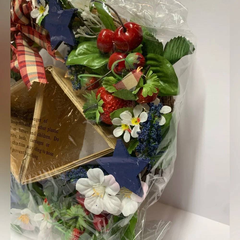Vintage Avon Gift Collection Americana Patriotic Wreath NIB HTF 2002